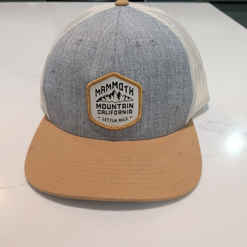 Mammoth Mountain California Trucker Hat Snapback Mesh Cap Gray Tan